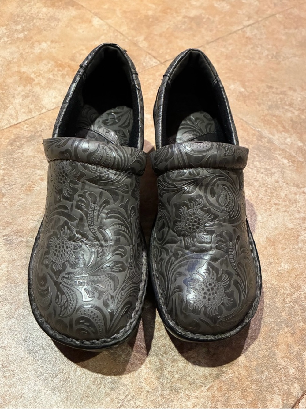 B.O.C. Women’s Black Embossed Floral Slip-On Shoes